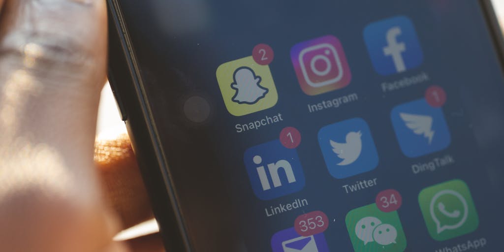 A visually engaging infographic-style image that combines elements of LinkedIn messaging, such as chat bubbles, connection icons, and statistics about successful outreach. The background is vibrant and modern, appealing to a professional audience.